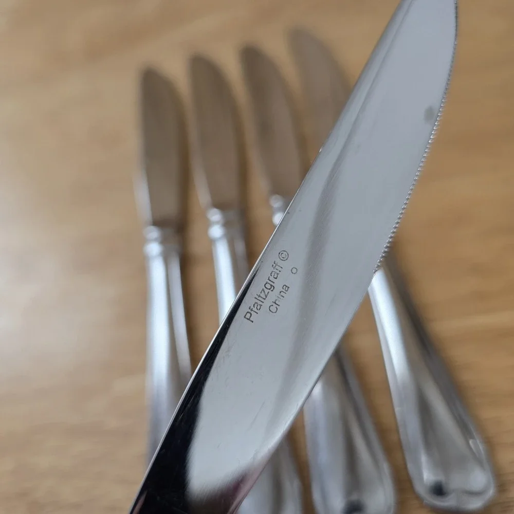 Pfaltzgraff Allure Stainless Dinner‎ Knives 9.5